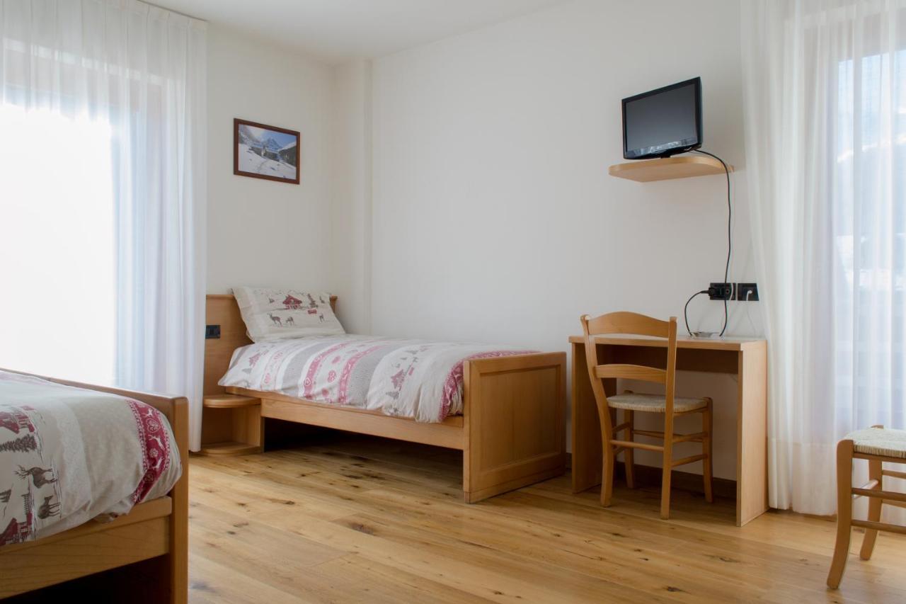 Meuble Rosalpina Hotel Isolaccia Luaran gambar