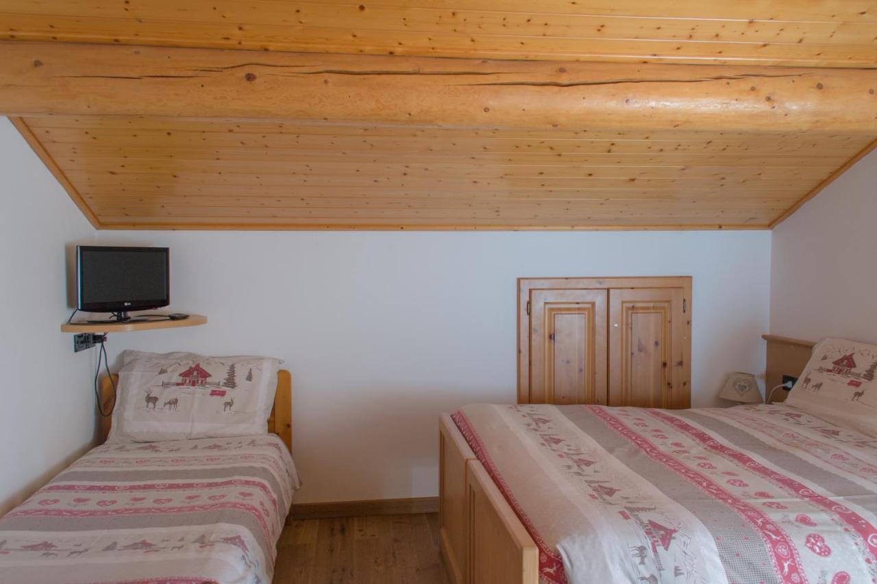 Meuble Rosalpina Hotel Isolaccia Luaran gambar
